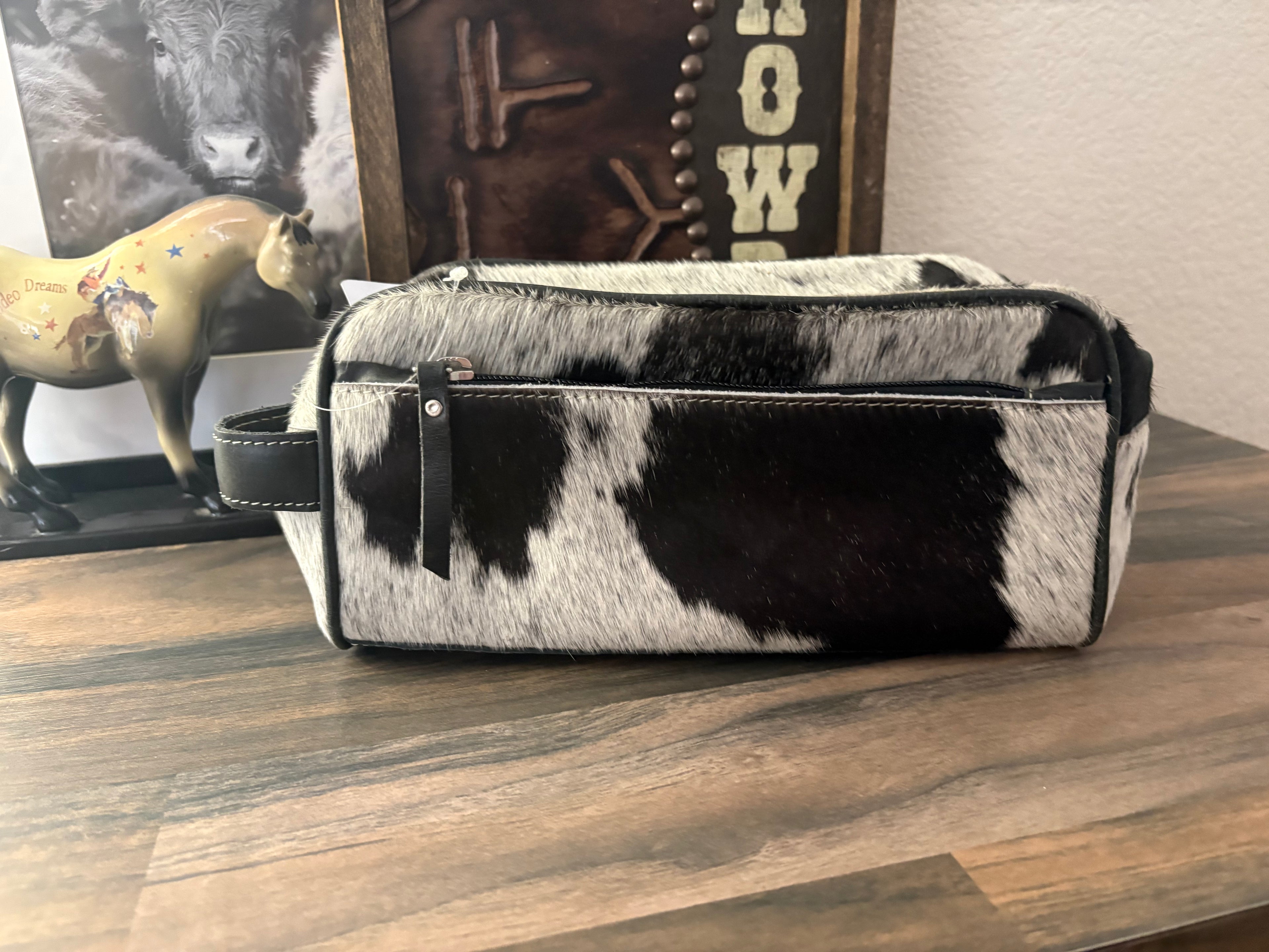 Toiletry bag black + white cowhide