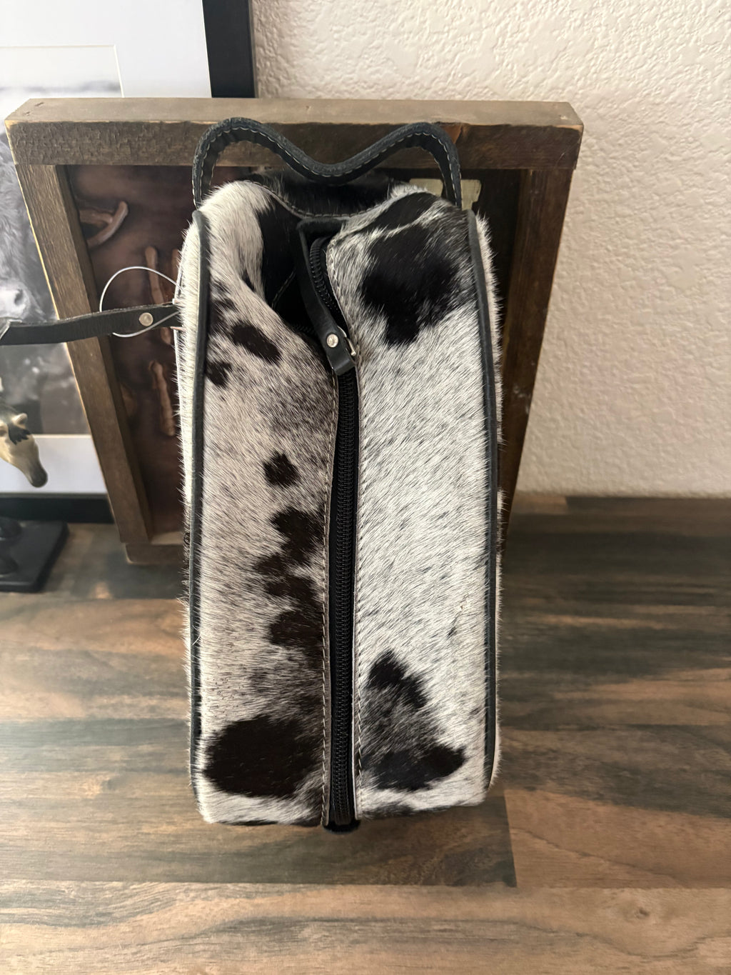 Toiletry bag black + white cowhide